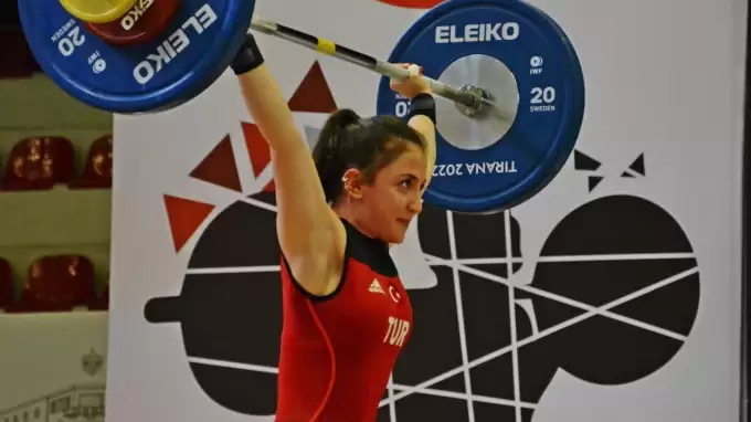 VİDEO - Cansu Bektaş'tan rekorlu altın madalya