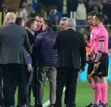 Baki, Karaoğlan'a yol vermedi!