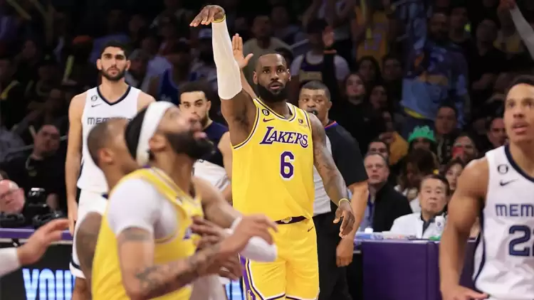 NBA'de Los Angeles Lakers Konferans Yarı Finaline Yükseldi