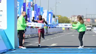 18. N Kolay İstanbul Yarı Maratonu'nda kazanan Ebenyo oldu!
