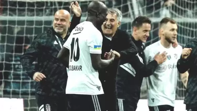 Beşiktaş'ta Derbinin Yıldızı Aboubakar, Güneş Gözlüğüyle İdman Yaptı