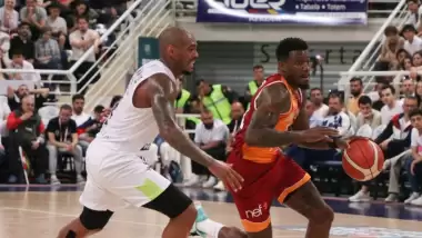 Galatasaray yeni koçu ile göz dağı verdi!