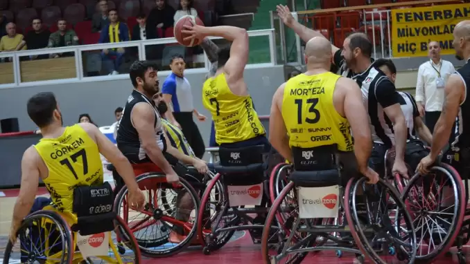 Fenerbahçe Göksel Çelik play-off finaline yükseldi!