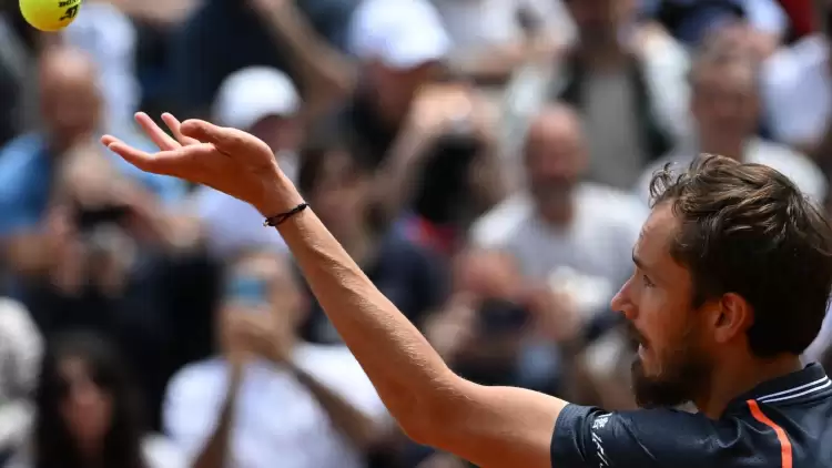 Medvedev ve Tsitsipas, Roma Açık Tenis Turnuvası'nda Yarı Finale Yükseldi