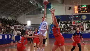 İzmit Belediyespor Süper Lig’e yükseldi