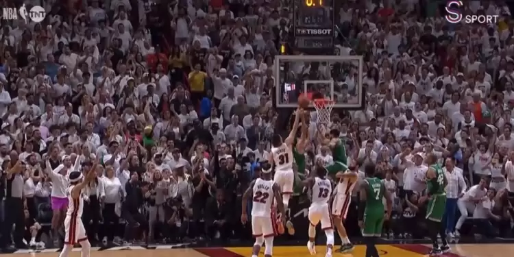 Heat'i Yenen Celtics, NBA Doğu Konferansı Final Serisini Son Maça Taşıdı
