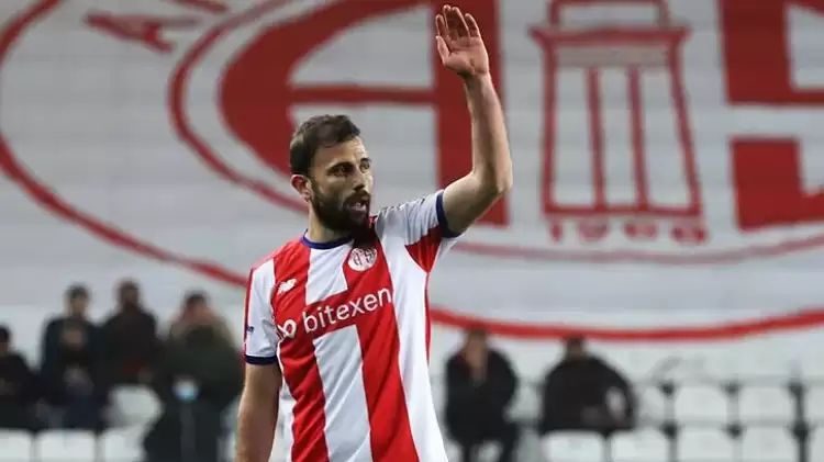 Ailesini İsviçre'ye Gönderdi! Admir Mehmedi, Antalyaspor'dan Ayrılıyor