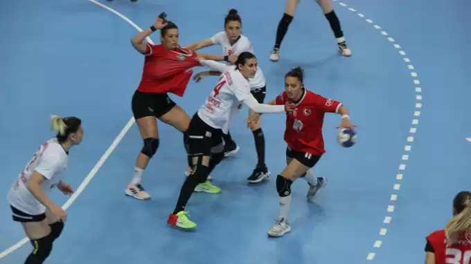 Kastamonu Belediyespor final serisinde 2-0 öne geçti