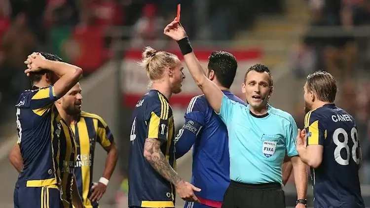 Braga Maçında Fenerbahçe'yi Yakan Ivan Bebek Hakemliği Bırakttı