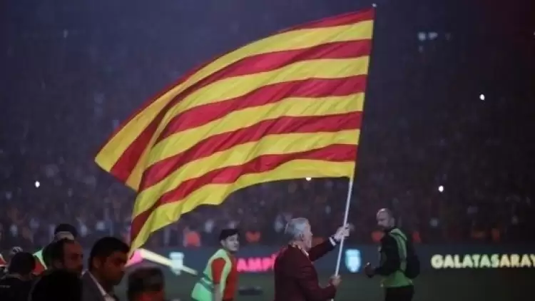 Galatasaray'ın Eski Teknik Direktörü Graeme Souness'den Şampiyonluk Bayrağı