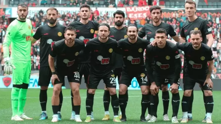 Onur Arı, Eskişehirspor'dan Ayrıldığını Duyurdu | Transfer Haberleri 
