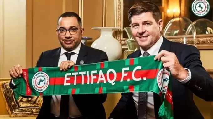 VİDEO - Steven Gerrard, Arapça konuşunca alay konusu oldu!