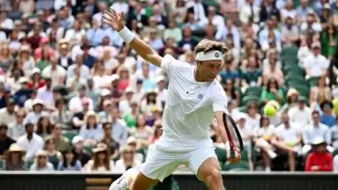 Dünya 4 numarası Wimbledon'a veda etti!