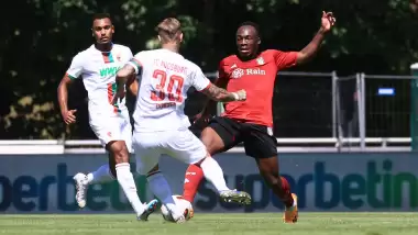 Beşiktaş'ın maçını tribünler bitirdi! Hakem 78'de soyunma odasına gitti...