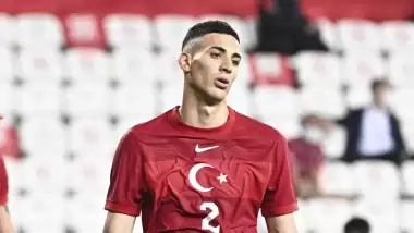 Fenerbahçe Mert Müldür kararını verdi