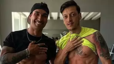 Almanya'da Mesut Özil'e şok! Ödülü geri istediler...