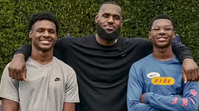 LeBron James'e evlat şoku! Oğlu kalp krizi geçirdi!