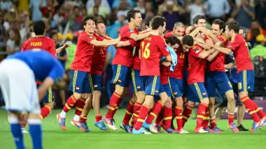 İspanyol yıldız, 37 yaşında futbolu bıraktı