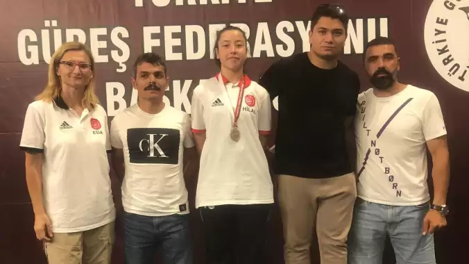 Eskişehirli sporcudan halterde gümüş madalya