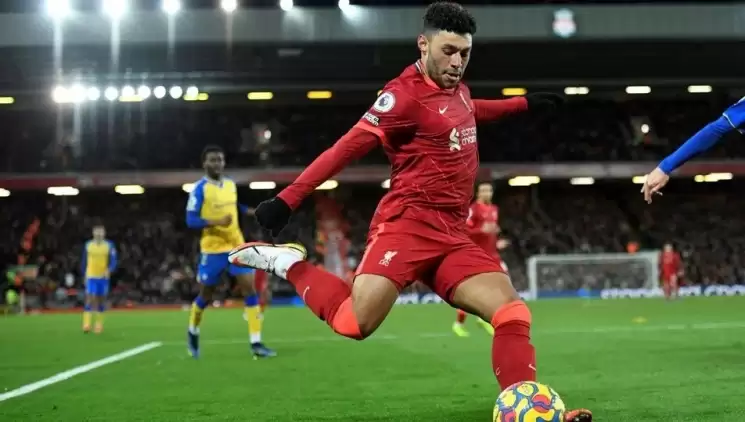 Beşiktaş'ın Transferi Alex Oxlade-Chamberlain'in Uçağı Rötar Yaptı, İptal Edildi!