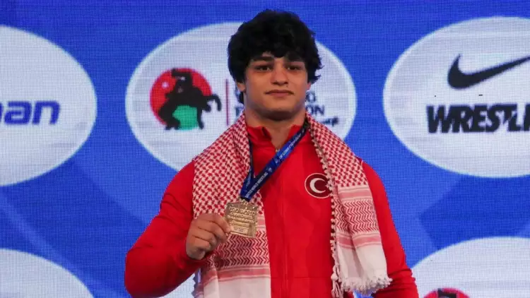 Milli güreşçi Alperen Berber, 20 Yaş Altında Dünya Şampiyonu Oldu