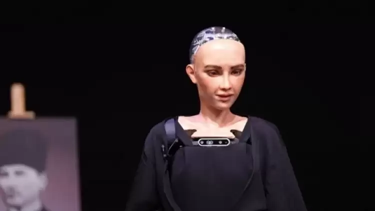 Robot Sophia, Galatasaray'ı tuttuğunu açıkladı
