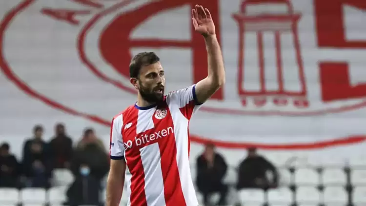 Antalyaspor’dan ayrılan Admir Mehmedi futbolu bıraktı