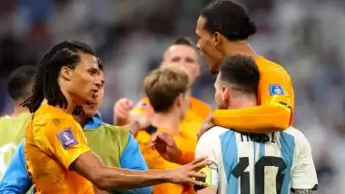 Virgil van Dijk'tan Messi'ye destek! "Van Gaal'e katılmıyorum"