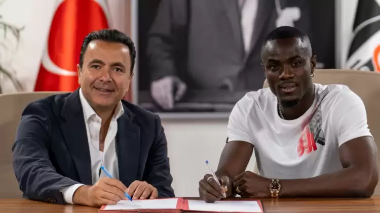 Beşiktaş'ın yeni transferi Eric Bailly imzayı attı!