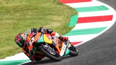 Moto3 nefes kesti! Deniz Öncü podyumda