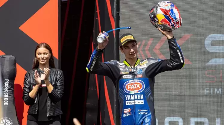 Milli motosikletçi Toprak Razgatlıoğlu, Fransa'da ikinci oldu