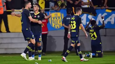 Fenerbahçe'de bir oyuncuyla yollar ayrılıyor!