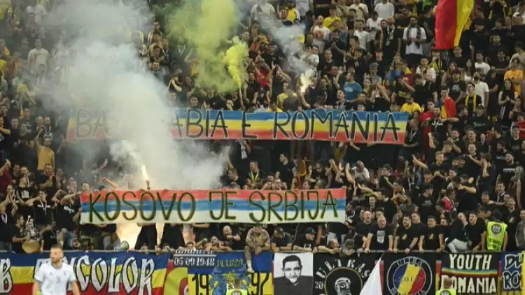 Romanya- Kosova maçı pankart ve tezahüratlara takıldı!