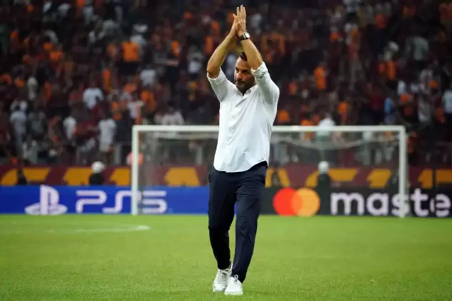 Galatasaray'da Okan Buruk yeni sözleşmeye açık kapı bıraktı!