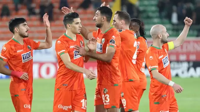 Alanyaspor ve Konyaspor'un eski golcüsü yeniden Türkiye'de! İşte yeni takımı