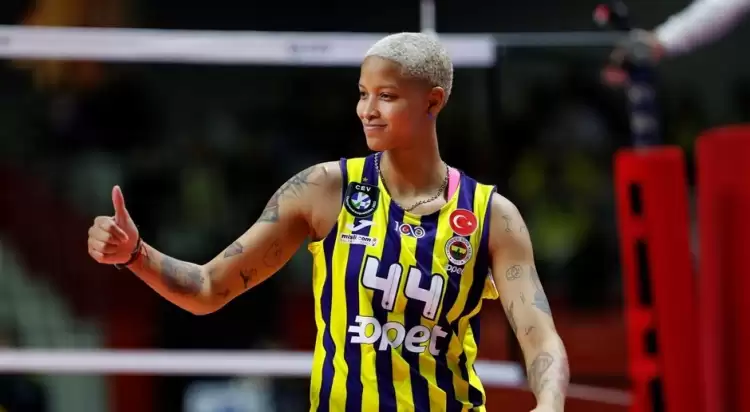 Melissa Vargas, Çin'den Fenerbahçe Opet'e beklenenden geç dönecek