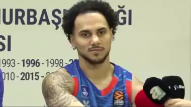 Larkin: Milli takım olayları benim dışımda gelişiyor, Efes'e odaklandım!