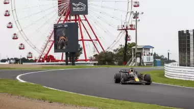 Verstappen, Suzuka'da uçuşa geçti!