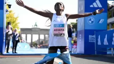 Etiyopyalı atlet, dünya rekorunu kırdı!