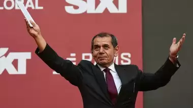 Dursun Özbek, Kulüpler Birliği'nde ayakta alkışlandı!