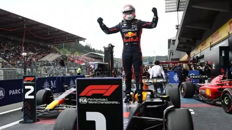 Max Verstappen, Formula 1 Katar GP'de şampiyonluk için piste çıkıyor!