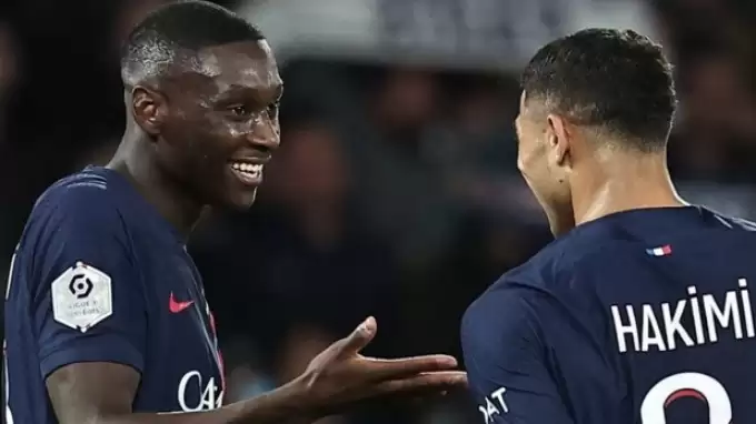 PSG'de 4 futbolcuya homofobik tezahürattan ceza!