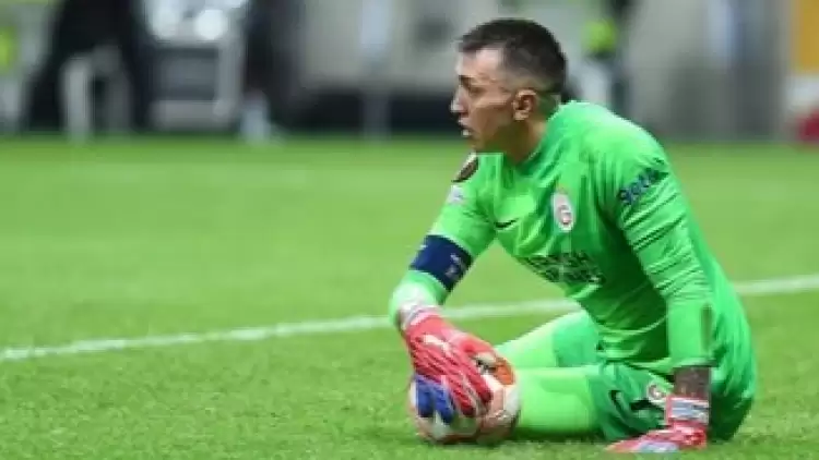 Antalyaspor Galatasaray maçında Zorbay Küçük'e Muslera tepkisi