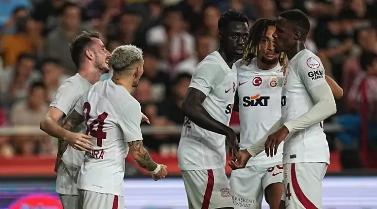 Galatasaray karşısında 18. dakikada Antalyaspor penaltı bekledi. Penaltı var mı?