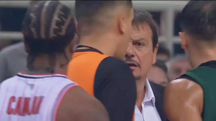 Eski Galatasaraylılar Yunan derbisinde gerildi! Isaiah Canaan ve Ergin Ataman...