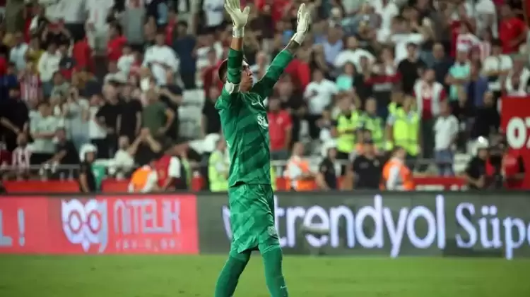 Galatasaray Haberleri | Fernando Muslera'dan Antalyaspor maçında fedakarlık!