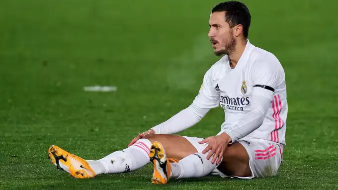 Dünyaca ünlü futbolcu, 32 yaşında kramponlarını astı