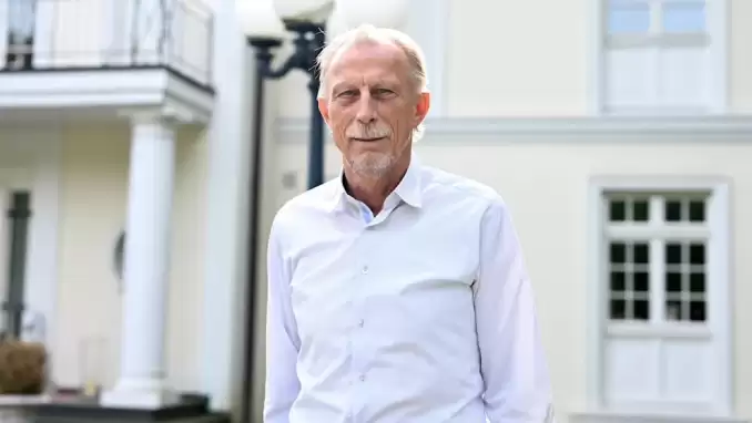 ''Aynaya baktığımda kel kafam bana sürekli şunu hatırlatıyordu: Kansersin"