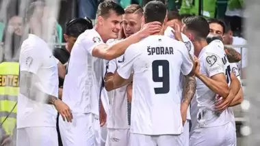 Slovenya EURO 2024’e göz kırptı