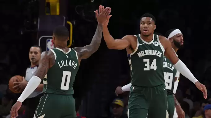 Antetokounmpo & Lillard iş birliği! Bucks, Lakers'ı devirdi